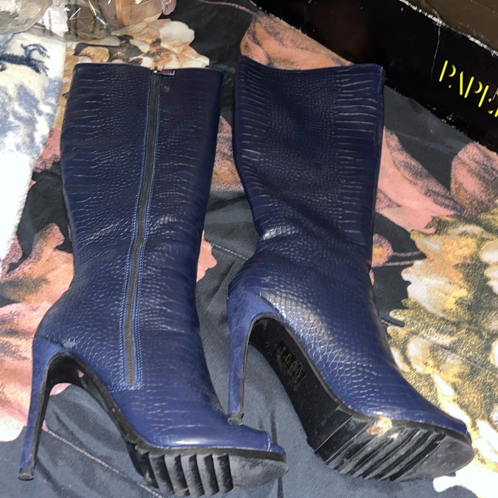 Heel tall boot blue